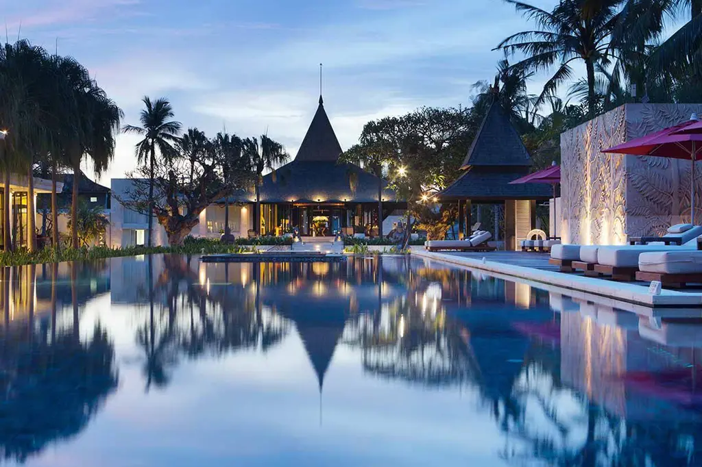 The Royal Santrian Luxury Beach Villas image 4