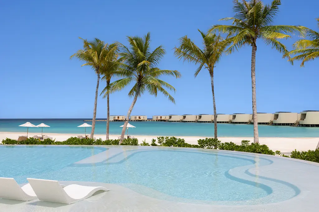 Centara Grand Lagoon Maldives image 2