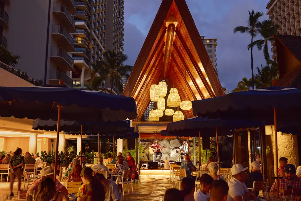 OUTRIGGER Reef Waikiki Beach Resort image 12