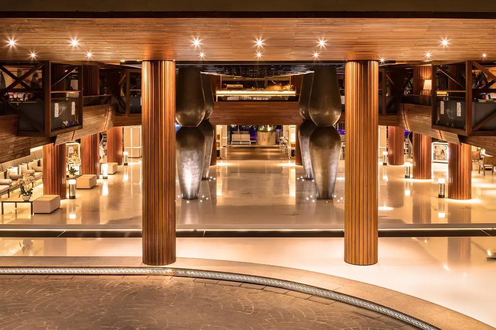 Double-Six Luxury Hotel image 14