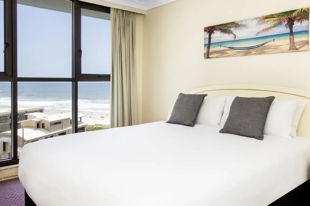 BreakFree Acapulco Surfers Paradise image 6