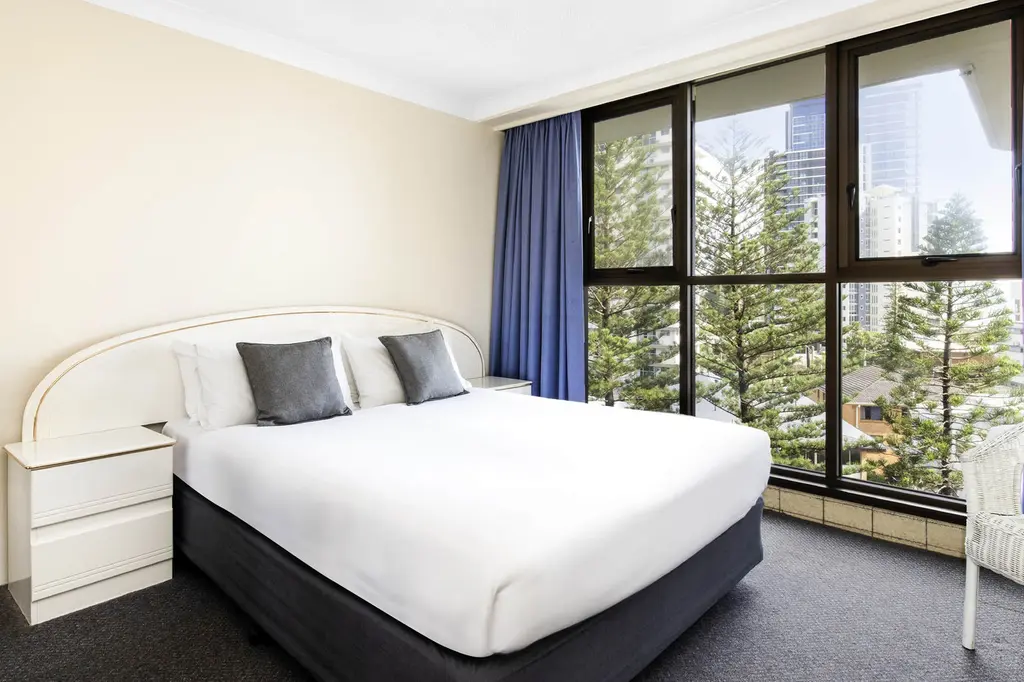 BreakFree Acapulco Surfers Paradise image 3