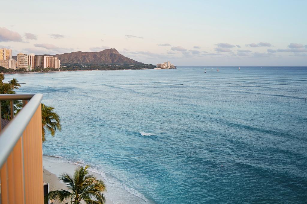 OUTRIGGER Reef Waikiki Beach Resort image 7