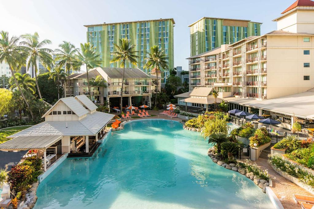 Novotel Cairns Oasis Resort image 2