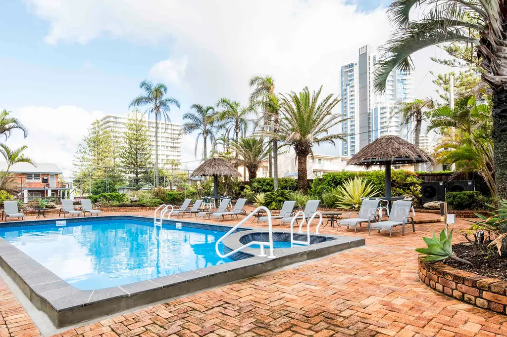 BreakFree Acapulco Surfers Paradise image 5