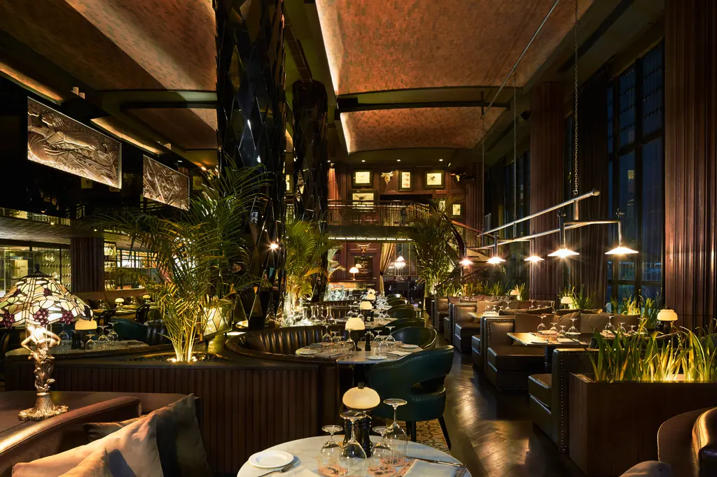 Double-Six Luxury Hotel image 4