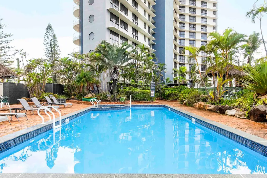 BreakFree Acapulco Surfers Paradise image 1