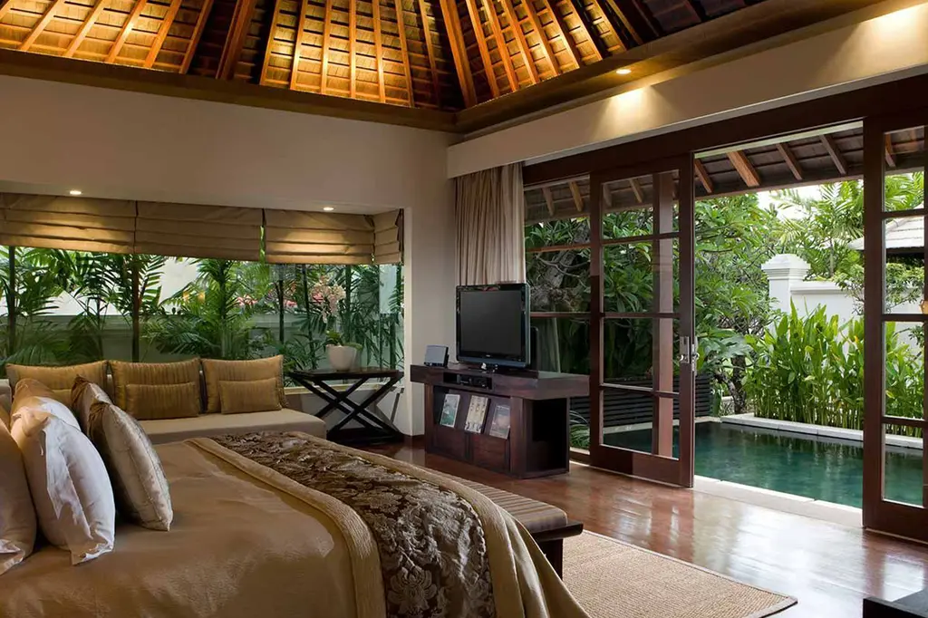 The Royal Santrian Luxury Beach Villas image 3