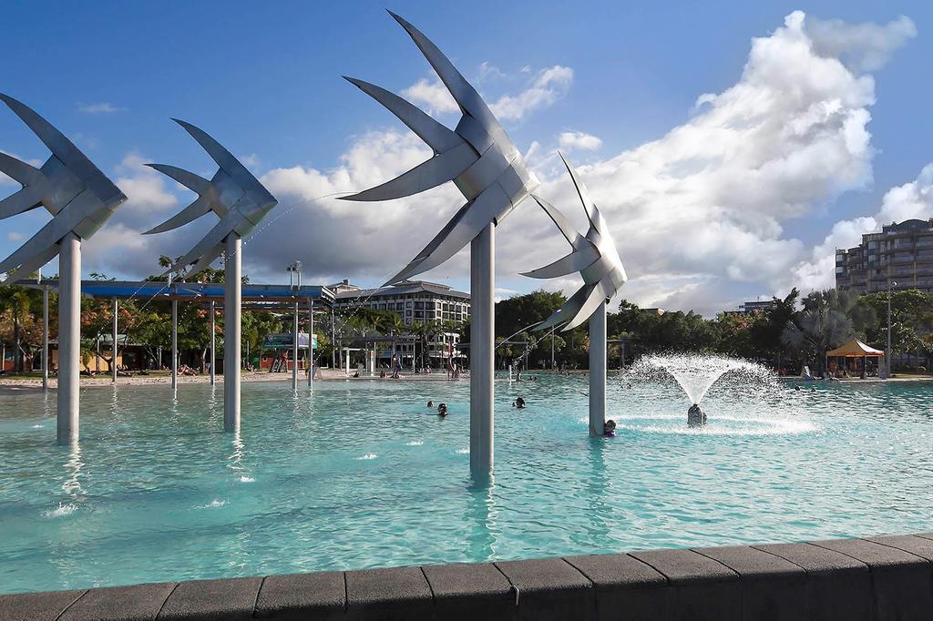 Novotel Cairns Oasis Resort image 9