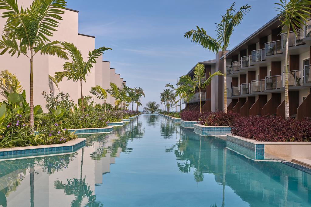 Crowne Plaza Fiji Nadi Bay Resort & Spa, an IHG Hotel image 9