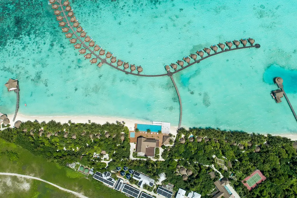 Mercure Maldives Kooddoo Resort image 4