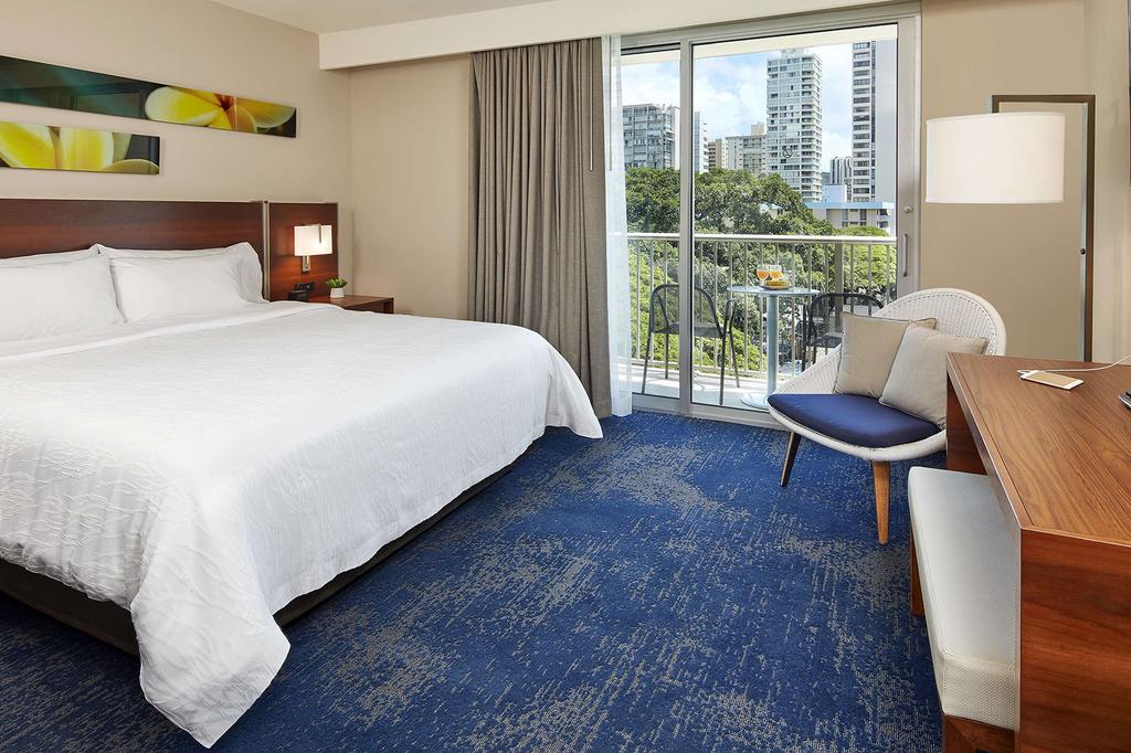 Hilton Garden Inn Waikiki Beach image 3