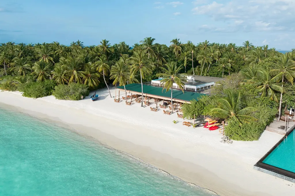 Sirru Fen Fushi – Private Lagoon Resort image 8