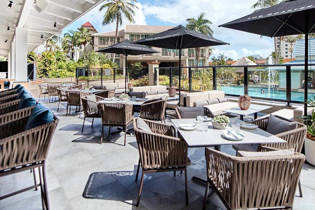 Novotel Cairns Oasis Resort image 4