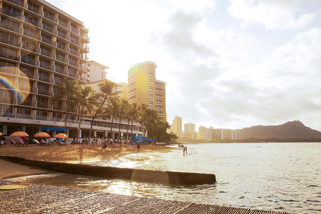 OUTRIGGER Reef Waikiki Beach Resort image 10
